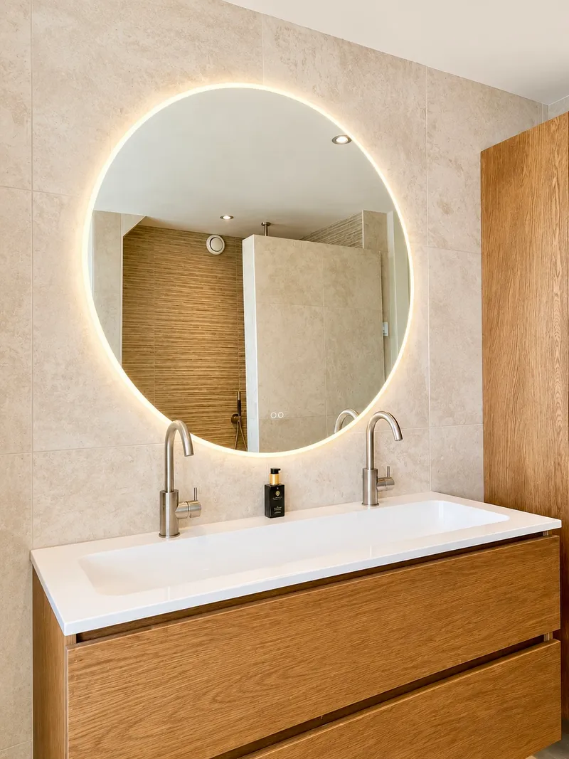 Naturel spa: eiken, steen en zacht licht